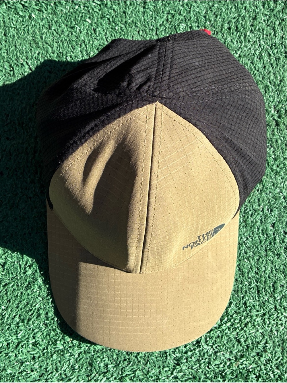The North Face Men's Tan and Black Trucker Snap back Cap OS - Picture 3 of 7